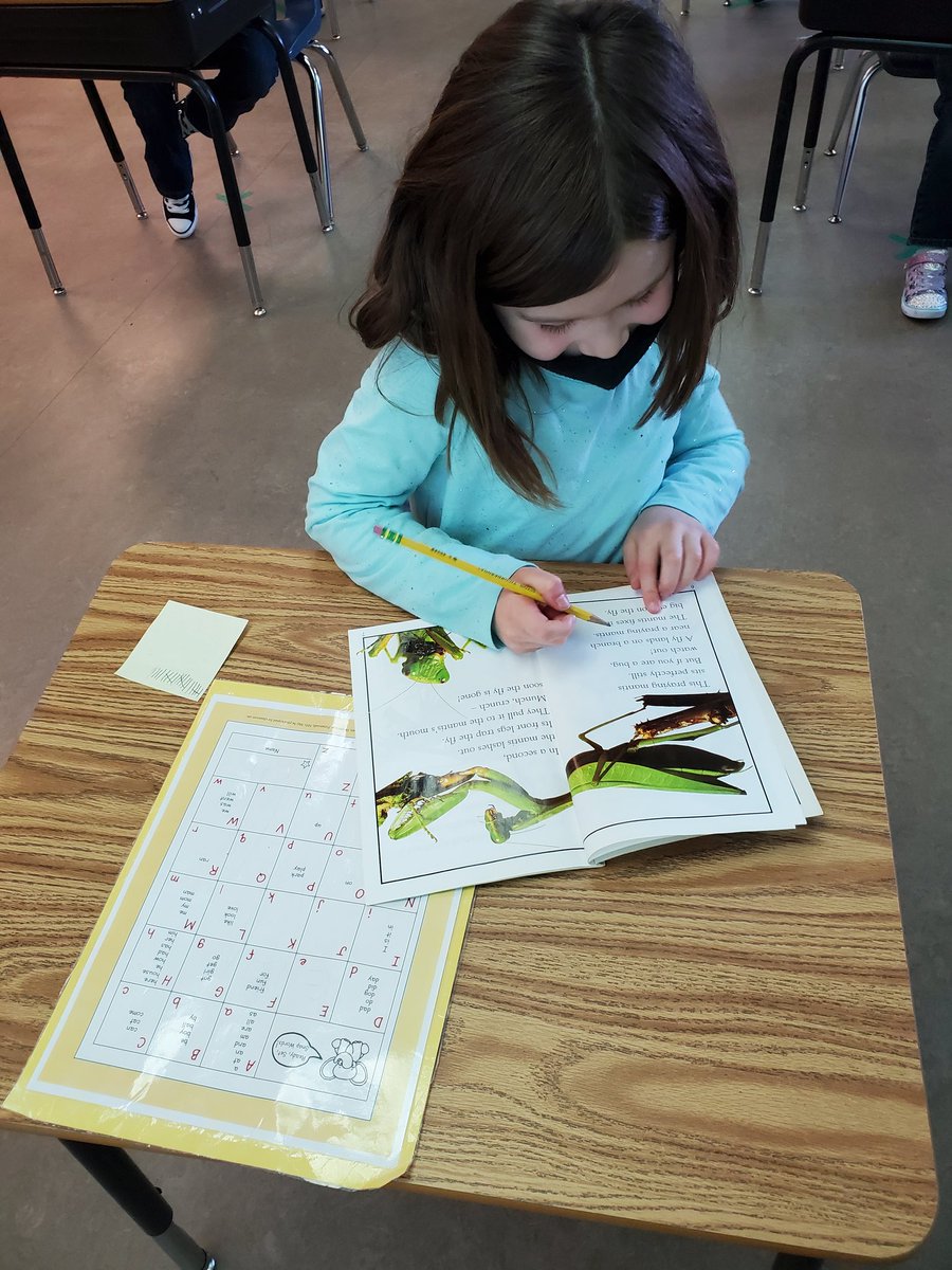molpatterson33's tweet photo. I'm looking for a snap word! 👀 we found all of our snap words in our books 📚 #gotrhpride @RH_Elementary https://t.co/7OEusRv4pn