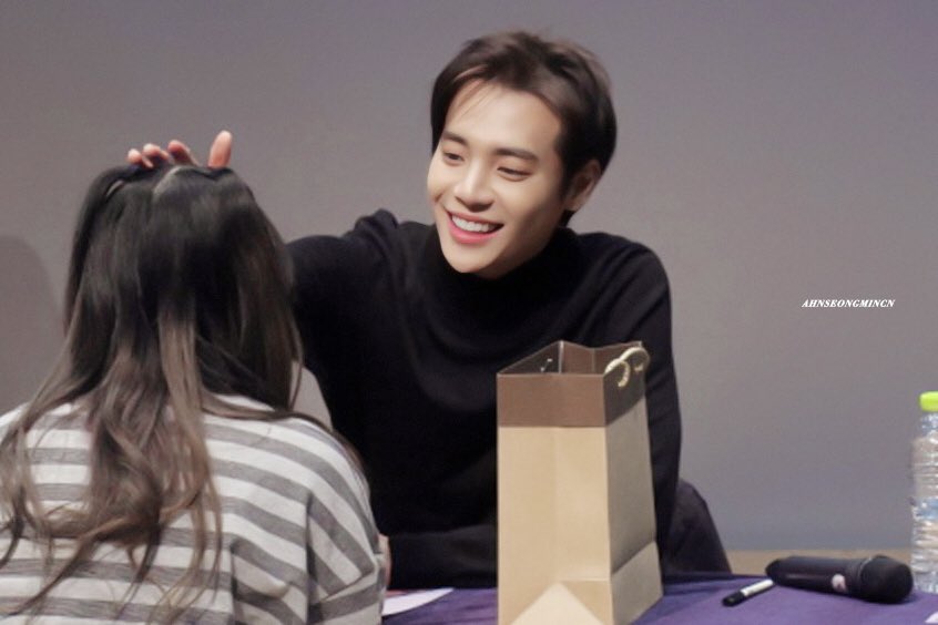 AhnSeongMin_CN's tweet photo. 𝐇𝐚𝐩𝐩𝐲 𝐀𝐩𝐫𝐢𝐥𝐟𝐨𝐨𝐥'𝐬 𝐃𝐚𝐲

😜😜😜 ​​​

#정제원 #ONE  #JAEWON https://t.co/xmG4w9aQf3