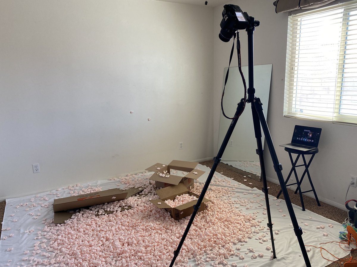 kihmberlie's tweet photo. Grabbed a few boxes &amp; some packing peanuts to create this 📦 https://t.co/ESZkjwTwYT