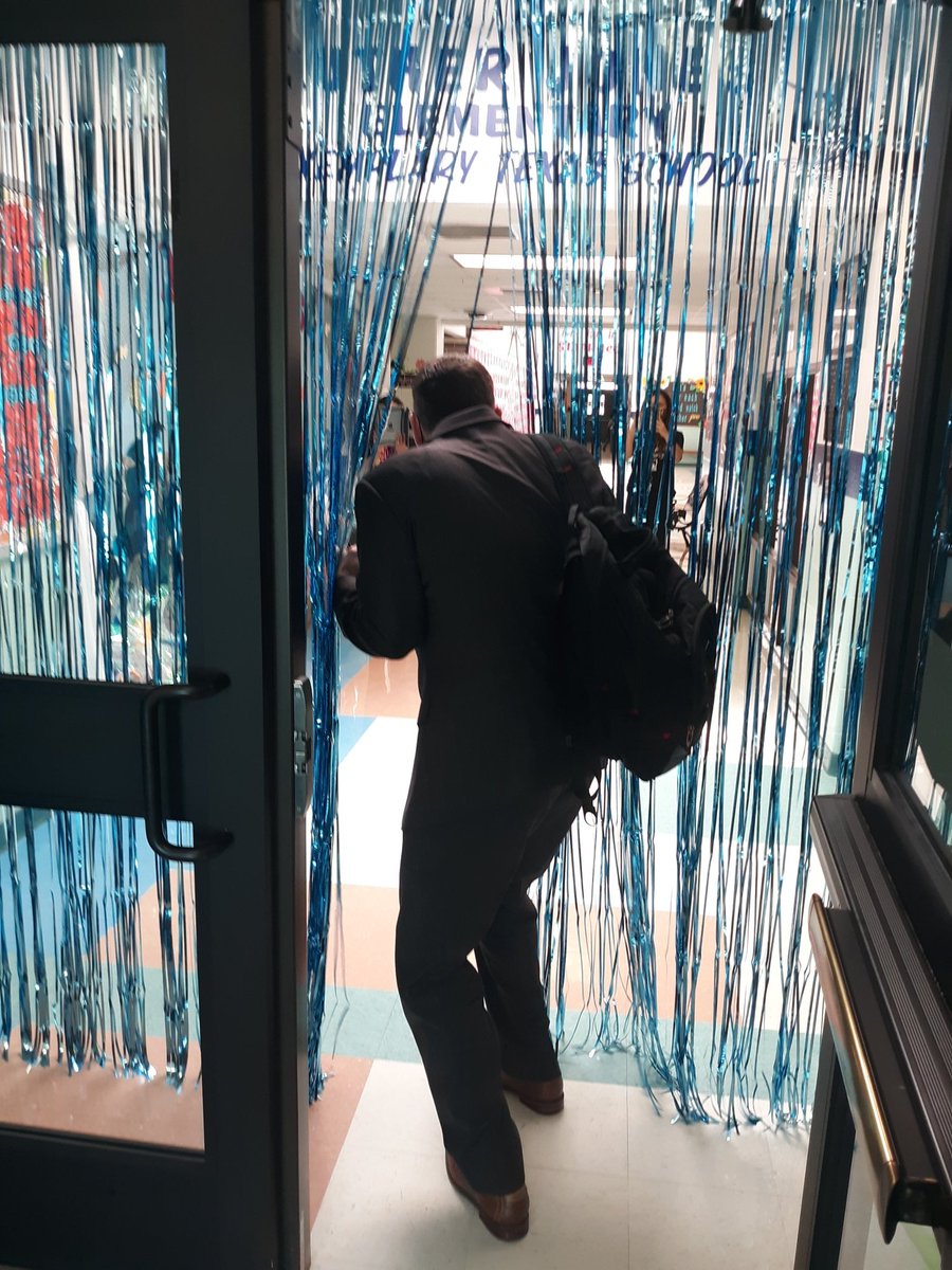 es_luther's tweet photo. What an amazingly successful day we had today with Ron Fox from Capturing Kids Hearts!! We had a BLAST!! Our LJE staff & scholars showed off their chants, launches, etc....& our Process Champions Team shared their ideas & enthusiasm! TODAY WAS THE DAY!! β₯οΈ @JohnAPrezas #LJEROCKS https://t.co/zngkgdGj0v