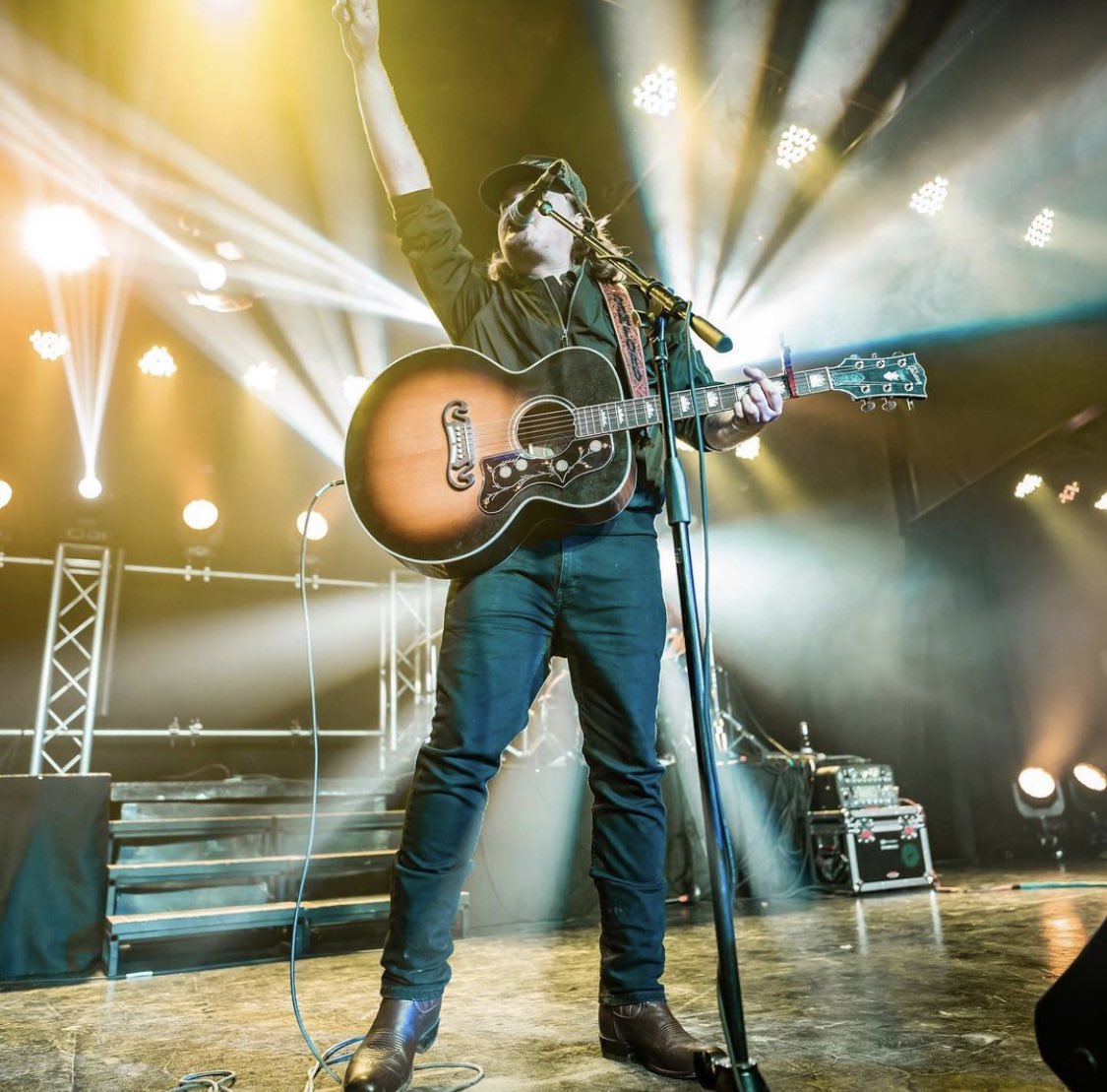 JUST ANNOUNCED- Logan Samford will be LIVE on the Cowboy’s stage Friday, April 30th!