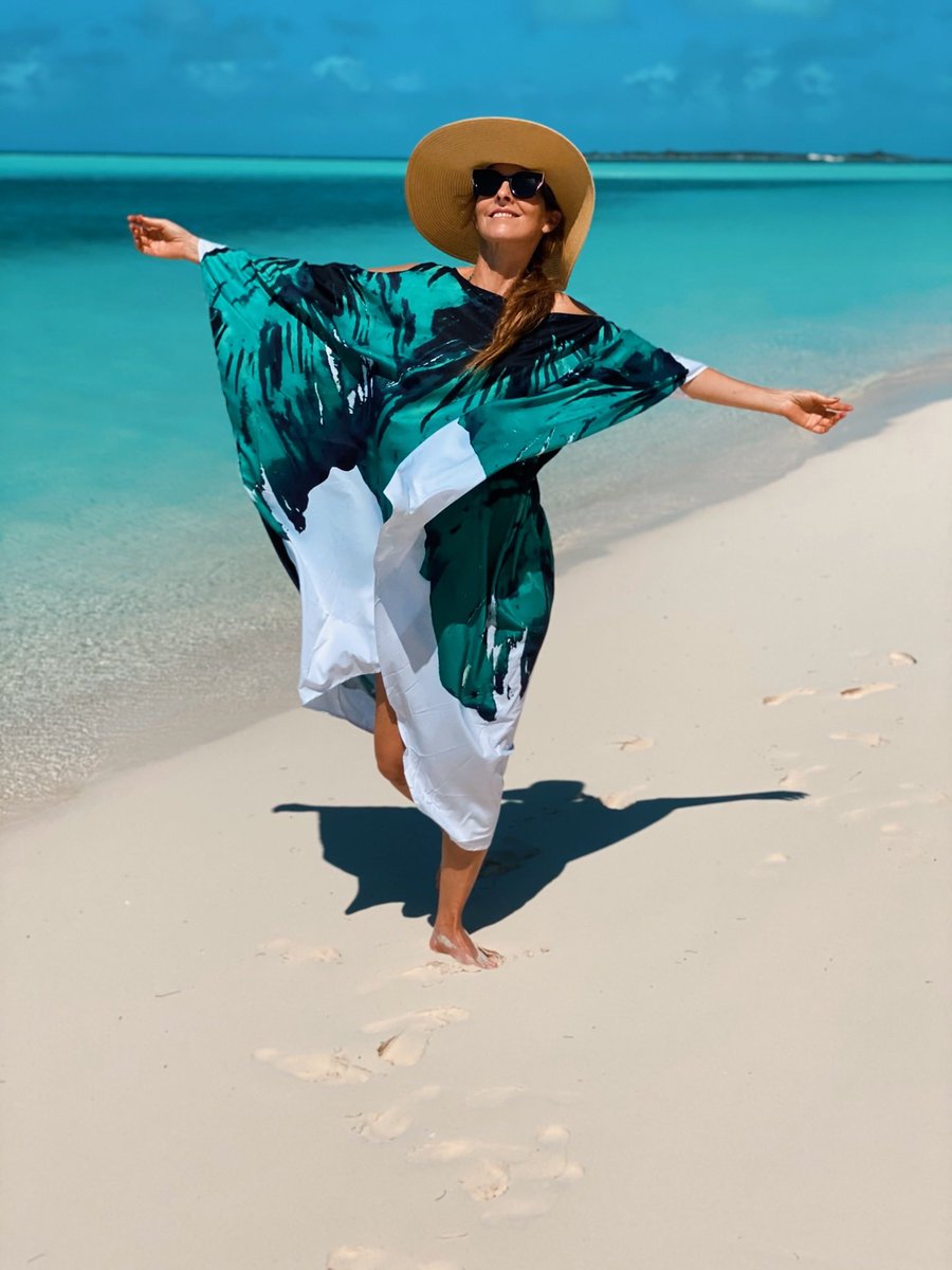 _marcelacuevas_'s tweet photo. Love loudeeer!!🧜🏼♀️
No los oigo! Dejen sus comenta amorosos jajaja💞
#fashionlife #fashionista #tvhost #fashioncritic #trendy #bikini #sunglasses #sun #relax #lifestyle #look #outfit #playa #mar #vitaminsea #blessed #hat #modadeplaya #sombrero #abundancia #blues #marcelacuevas https://t.co/XO0cXI0slb