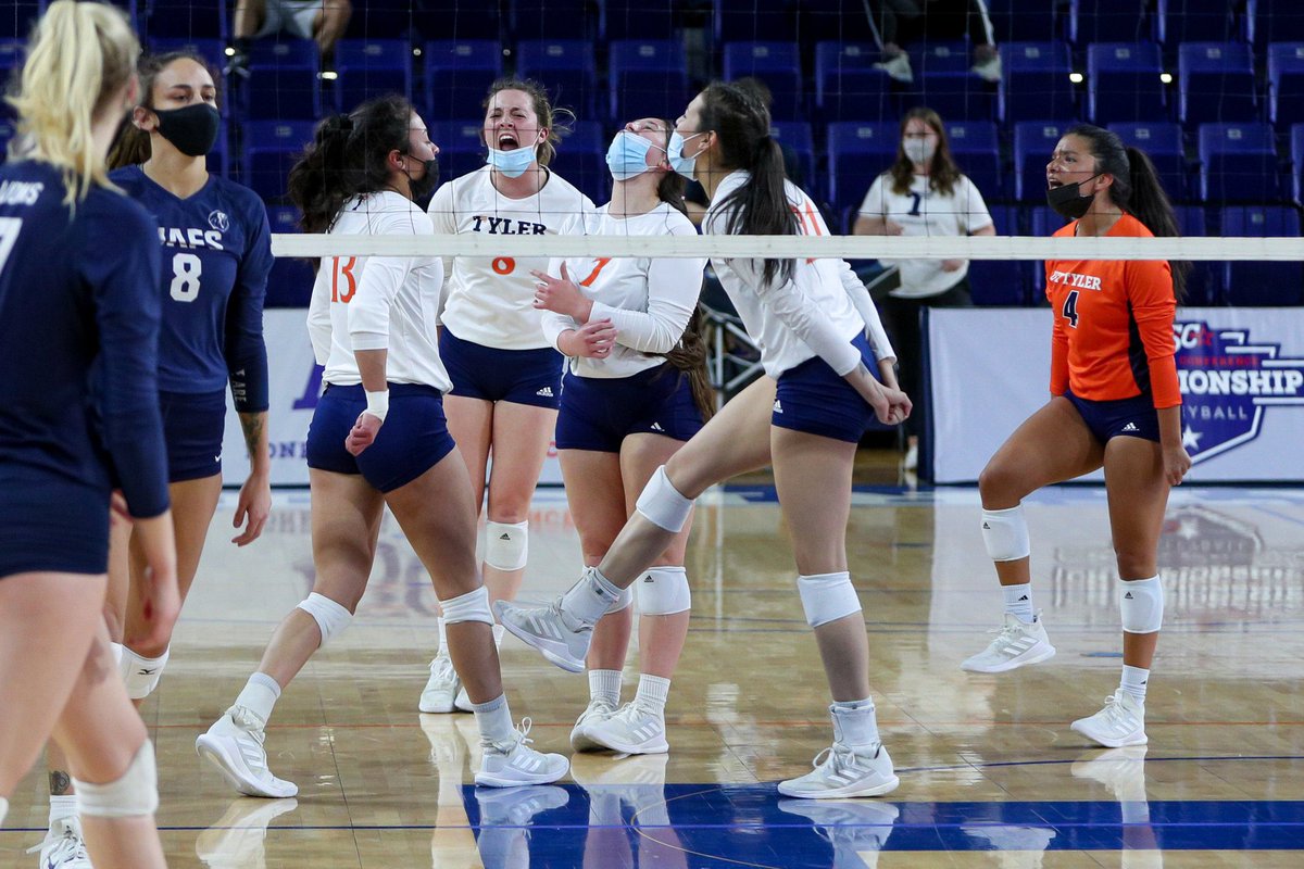 uttyler_vball's tweet photo. heck of a team, heck of a season.
not the outcome we wanted but we could not be more proud of this team and this journey. Thank you to everyone who has supported us & followed alongside of usβ WE W I L L BE BACK. #uttvb https://t.co/aCe1GtgawP