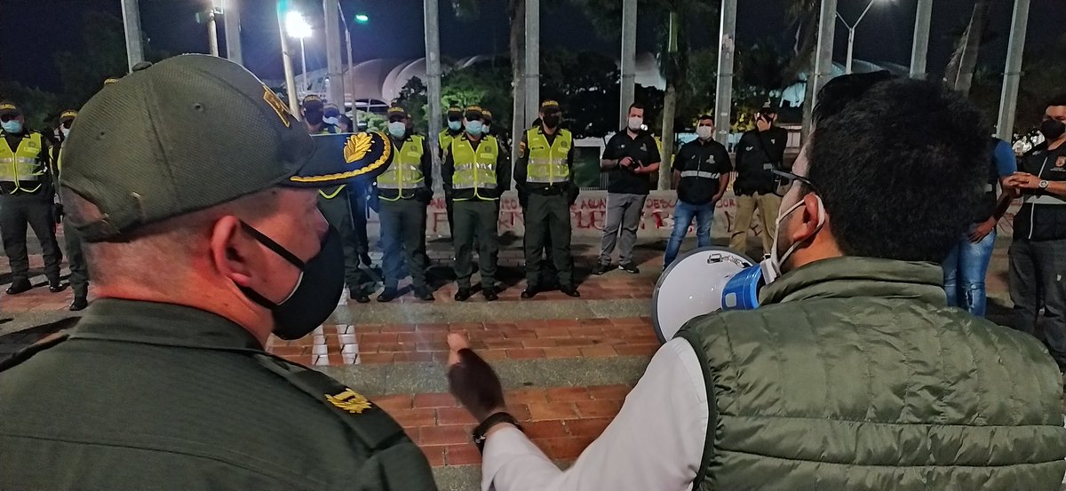 GuilleLondono's tweet photo. #AEstaHora | Iniciamos operativos interagenciales junto a nuestra @PoliciaCali, @DEconomicoCali y  @MovilidadCali. Recorreremos principales zonas gastronómicas y corredores viales de la ciudad, velando por la protección de la vida. @JorgeIvanOspina https://t.co/dC9StPB2Zt