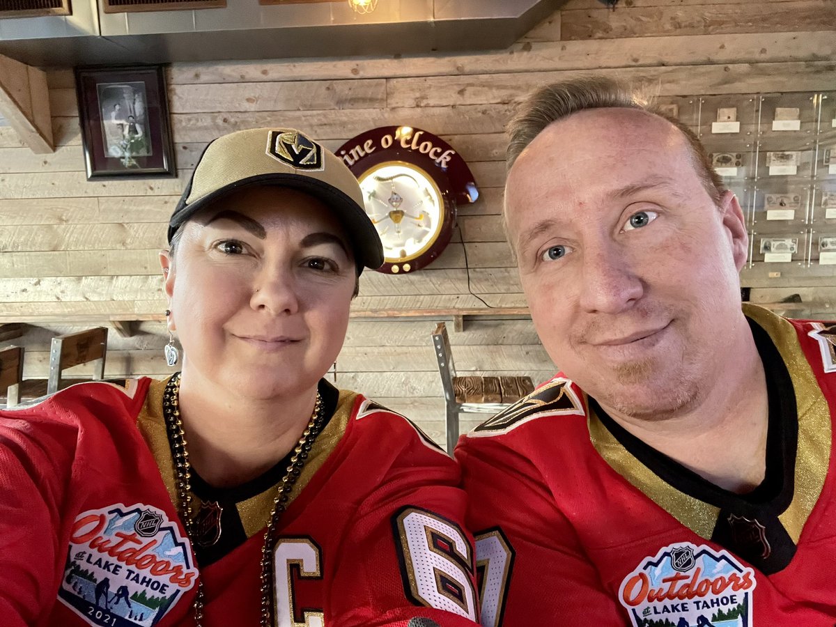 Dream2Ride's tweet image. It’s almost Knight Time!!! ❤️💛🖤🏒⚔️ #VegasBorn #FortressAtHome #GoKnightsGo #CupIn4