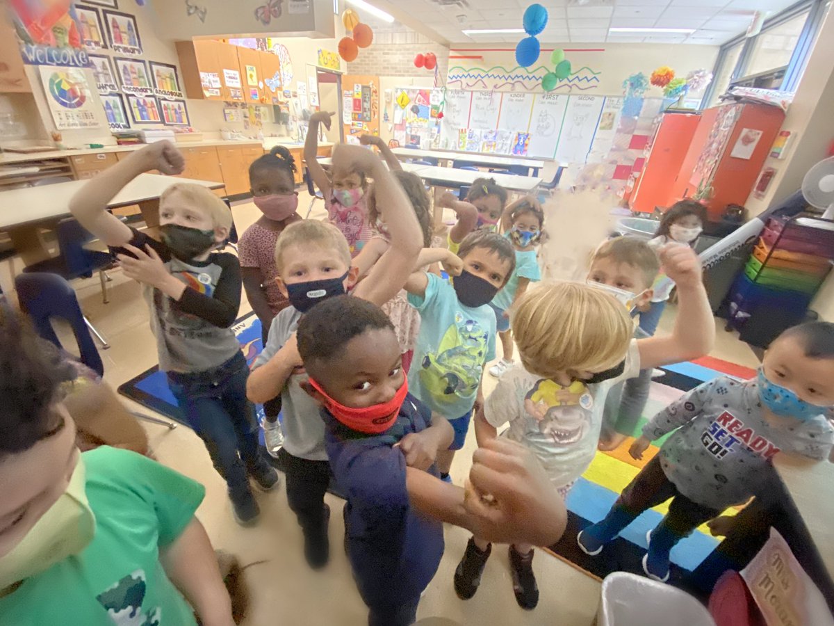 OREARTSTUDIO's tweet photo. Pre Ker- “Moran, feel my muscle! Feel how big it is!” 
Me: “Whoa! You’re strong!” 

Turns out we are all much stronger than we realized! 

#Confidenceiscontagious #somuchmORE @OakRidgeCISD https://t.co/9aSYPH522d