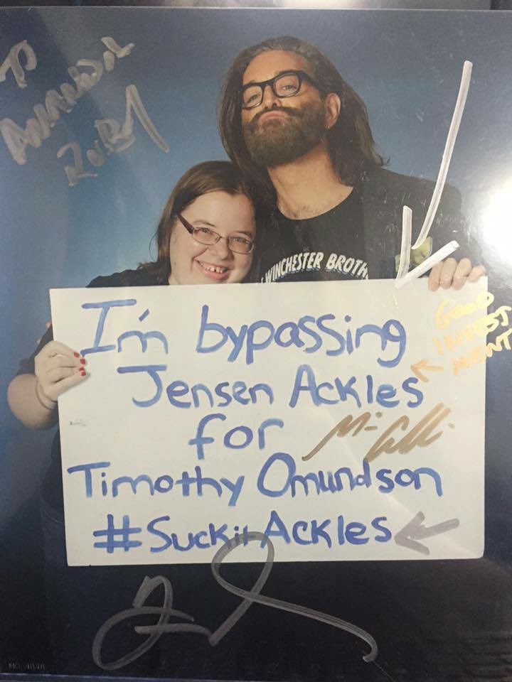 MionaShulesLove's tweet photo. Five years ago today, I got to meet the legend.
Instead of some witty, amazing thing, my first words to him were
“OMG I love you and I have ten photo ops with you tomorrow.”
🤦♀️
@Omundson #SuckItAckles #Kryptonite #kingsbeard https://t.co/GPYqfbtsjW