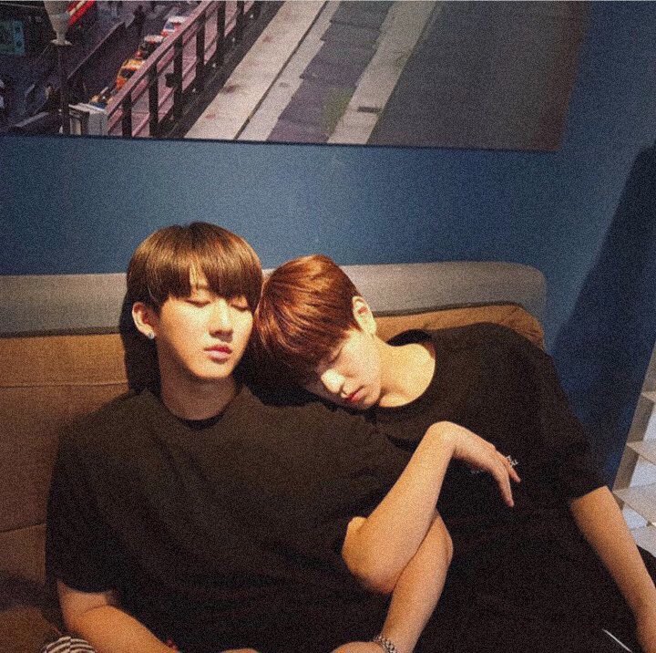 hyunlixiedust's tweet photo. lihim na pagtingin
— mtps alternate ending

in which binnie &amp; sky have been bestfriends for years. the day before their first day in college, binnie gathers his courage to confess. to his surprise, he wasn't the only one who has been hiding feelings for his bestfriend all along. https://t.co/oKXgoulk9g