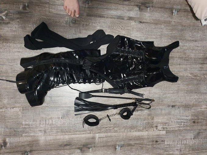Coming to an Onlyfans near you! I am beyond excited to do a shoot in this outfit! Let my inner #dominatrix<a href="/tag/latex"class="tags"><span>#latex</span></a><a href="/tag/dominatrix"class="tags"><span>#dominatrix</span></a><a href="/tag/bondage"class="tags"><span>#bondage</span></a><a href="/tag/domme"class="tags"><span>#domme</span></a><a href="/tag/pvc"class="tags"><span>#pvc</span></a><a href="/tag/latexlove"class="tags"><span>#latexlove</span></a>