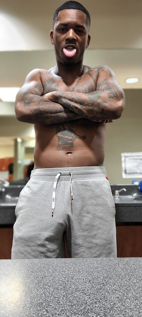 MarleySantana25's tweet photo. Back and aint letting up💪🏽 https://t.co/Jz0jQ2Fk2u
