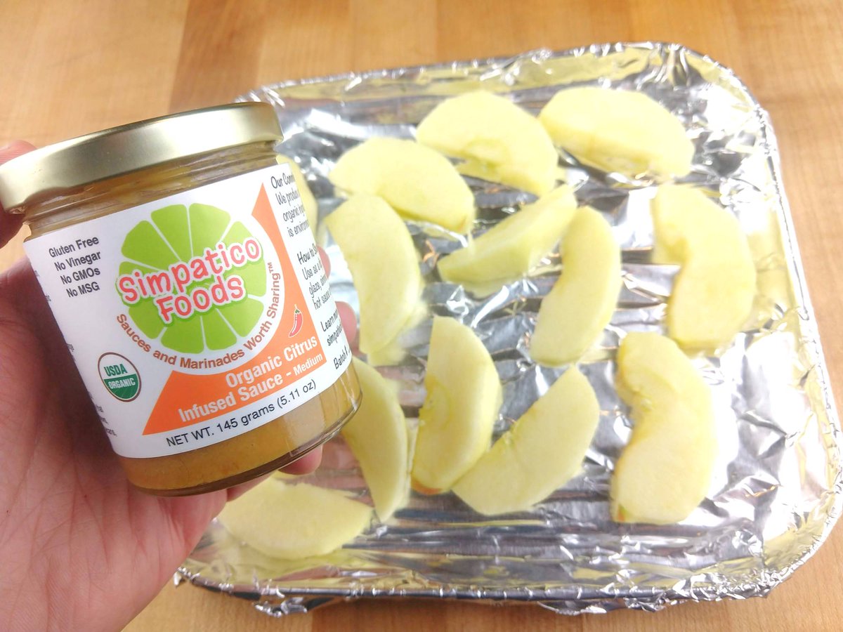 simpaticofoods's tweet photo. Roasted Apples Slathered with Organic Citrus Infused Sauce from Simpatico Foods. Sharp Cheddar Cheese is Optional. Sign up for our recipe blog to receive this and other tasty recipes.  Sign up -> https://t.co/Vzq3OnjRuv #foodies #foodblogger #vegan #vegetarian #organic #HappyHour https://t.co/xk4iUoTCsj