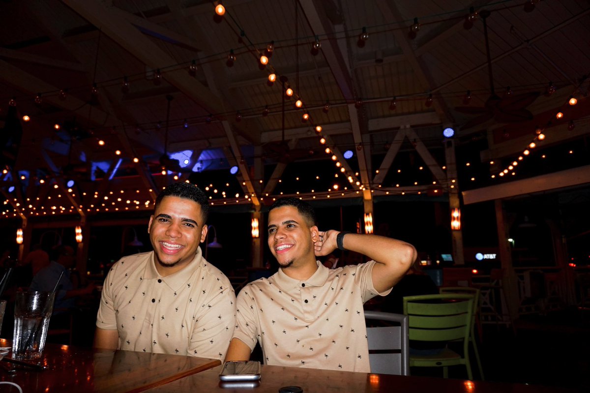venturatwins's tweet photo. Dinner time https://t.co/w0Gz8XbftX