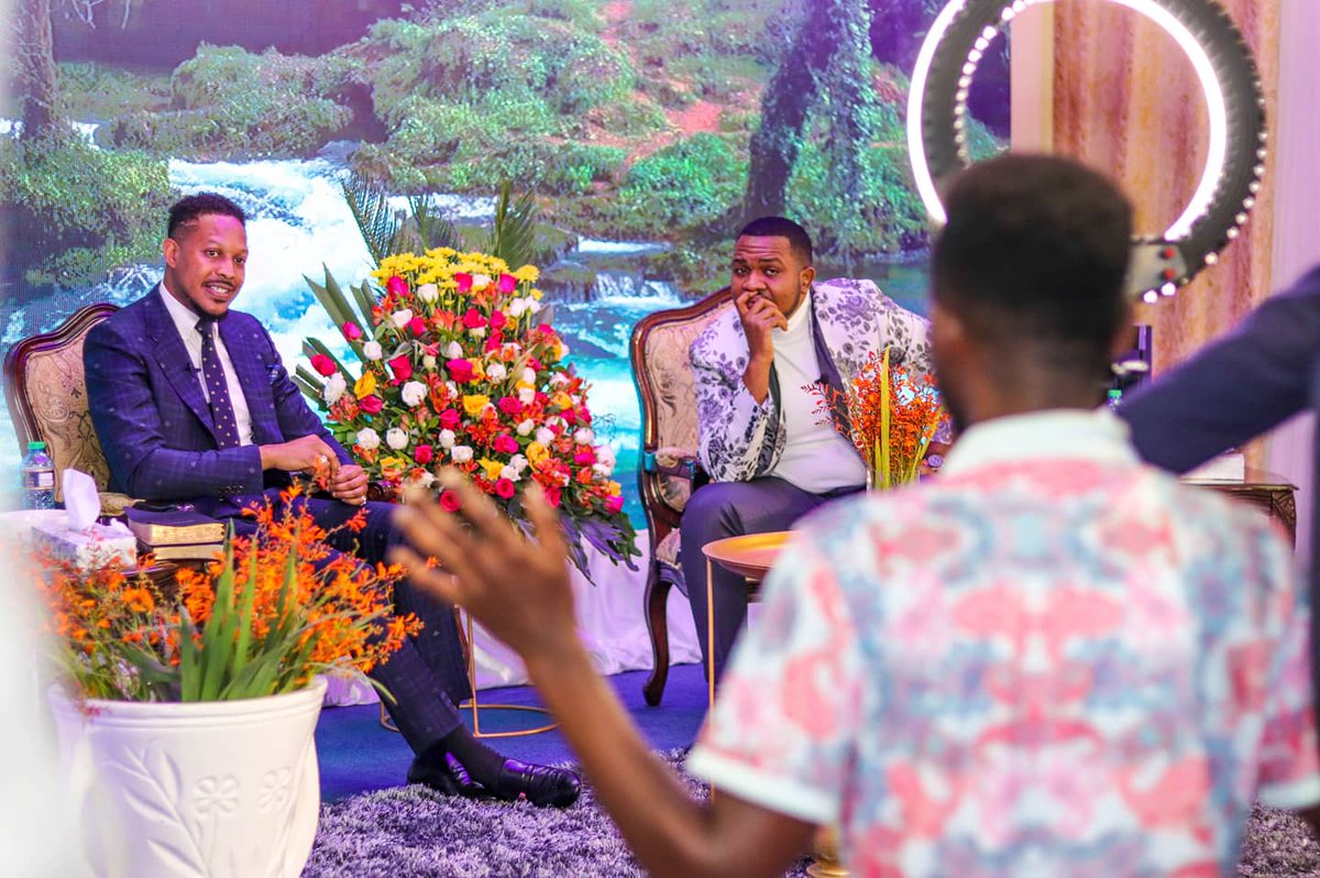 Komu_Frank's tweet photo. Happy New Month y'all 👏🏾
Sunday Prophetic Encounter was just transformational🔥My heart is on fire for what God is doing in this season!
https://t.co/V3owHnAsCA
#PropheticEye #Grace #PJL #prophetlovy
#AprilMonthofGrace #TakingPossession #birthdaymonth https://t.co/nl0uWLmqo0