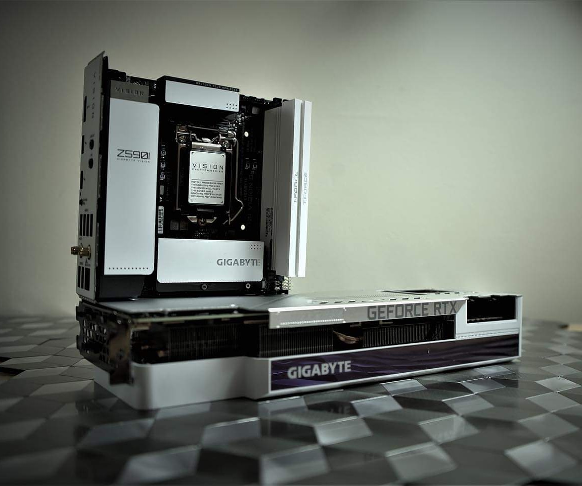 ModMyMods's tweet photo. The @GIGABYTE_GBT z590i Vision D motherboard looks rather silly next to the RTX card 🤣
Brought to you by our friends at @Braintechsociet
#motherboard #itx #hardware #vision #AORUSPowered #Gigabyte #RTXon #rtx #30series #gpu #graphicscard #pcparts #computerparts https://t.co/oKHPMylBfM