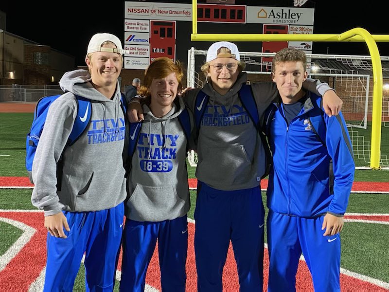 TivyAntlerTF's tweet photo. 4x100 Area qualifiers https://t.co/i95bNB6X0G
