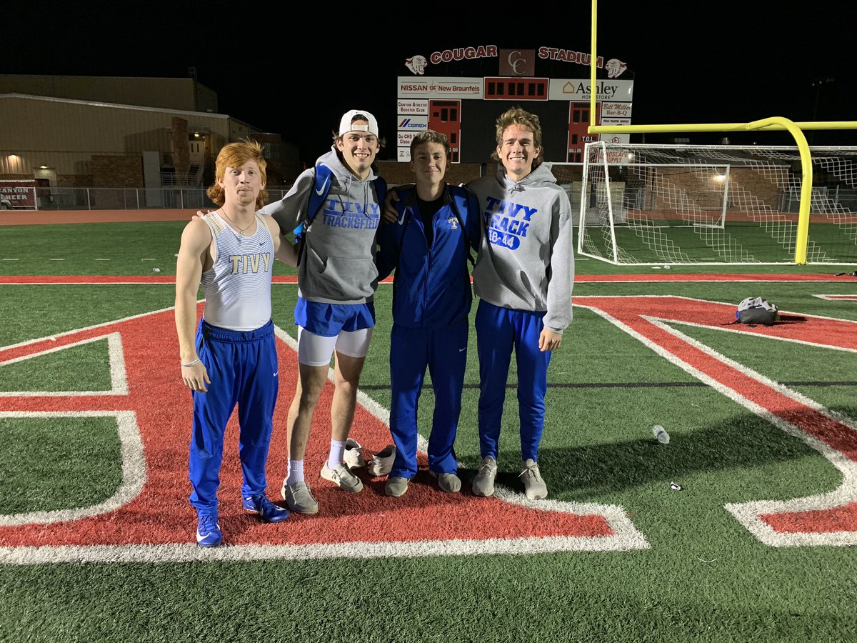 4x400 Area qualifiers!