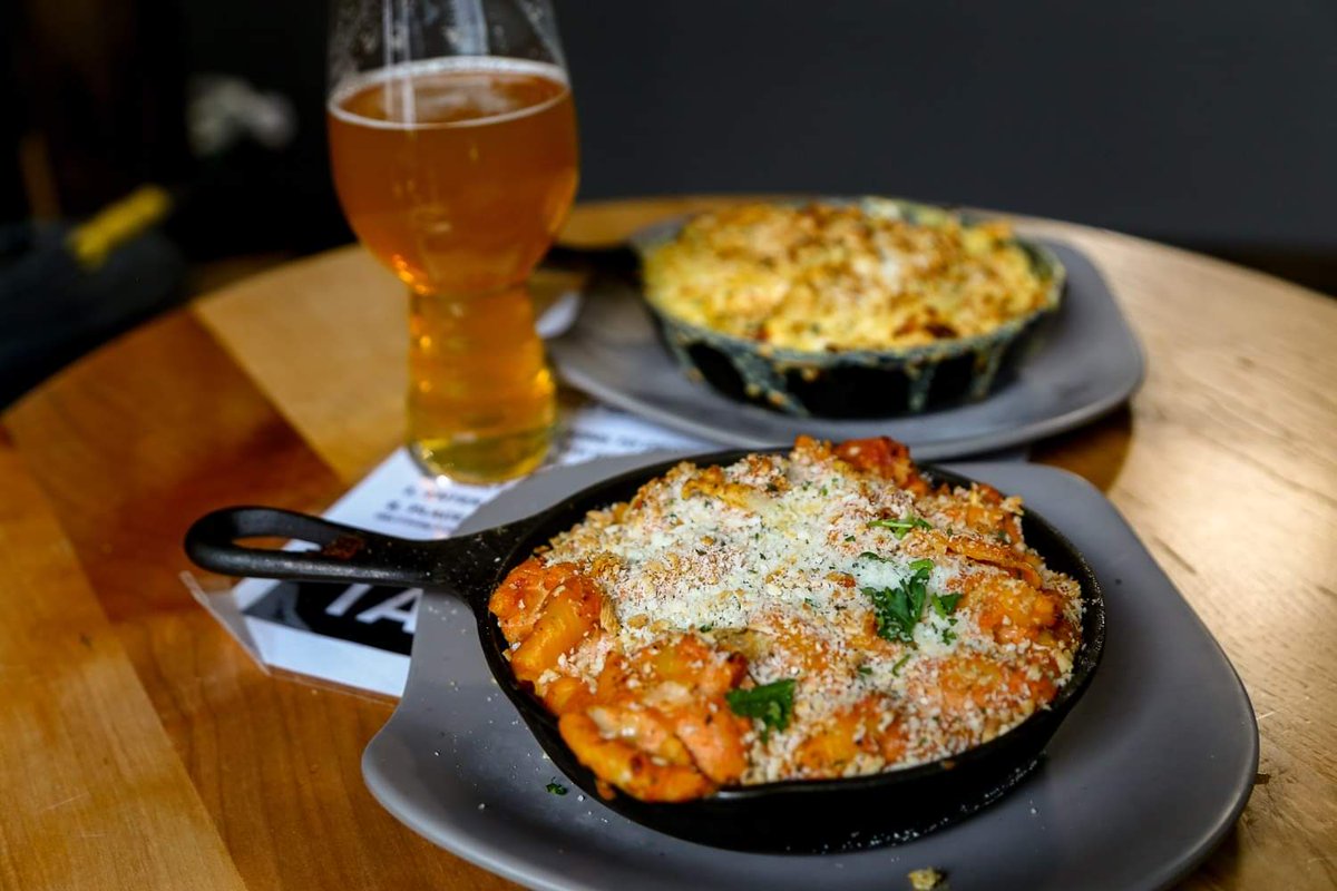 As <a href="/CLEMacNCheese/">Cleveland Mac N Cheese Week</a> week continues, these are the Pizza Mac and Saucy Mac from <a href="/saucybrewworks/">Saucy Brew Works</a> 

#clemacncheeseweek 🧀