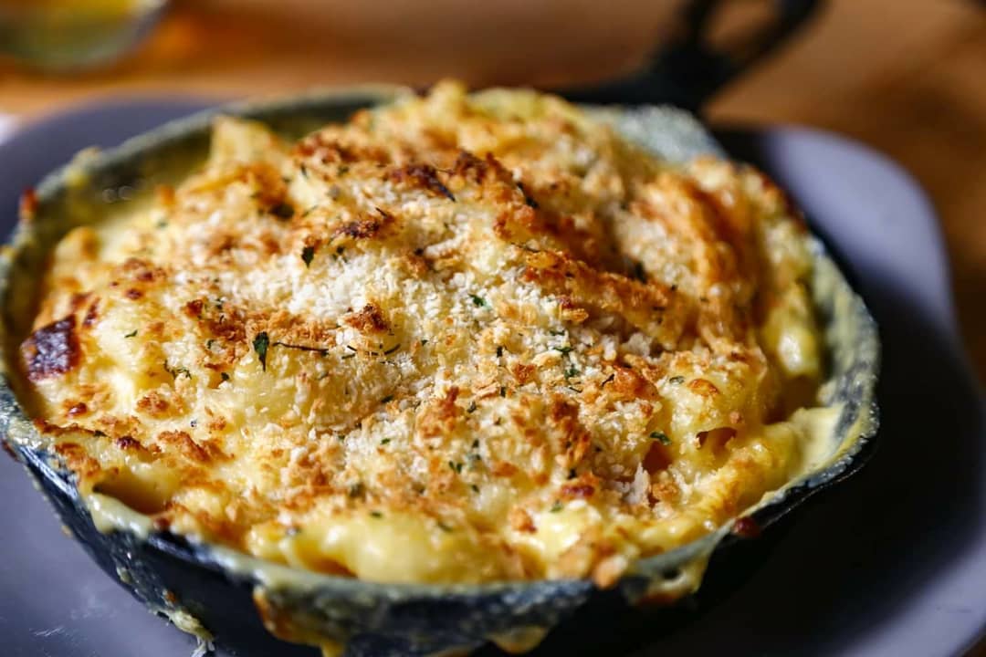 MannyWallace's tweet photo. As @CLEMacNCheese week continues, these are the Pizza Mac and Saucy Mac from @saucybrewworks 

#clemacncheeseweek 🧀 https://t.co/apocPoN76W