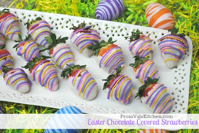 #Chocolate covered #strawberries dressed up in their #Easter best. So pretty you may feel almost guilty about eating them. Until you take a bite, that is. fromvalskitchen.com/easter-chocola…