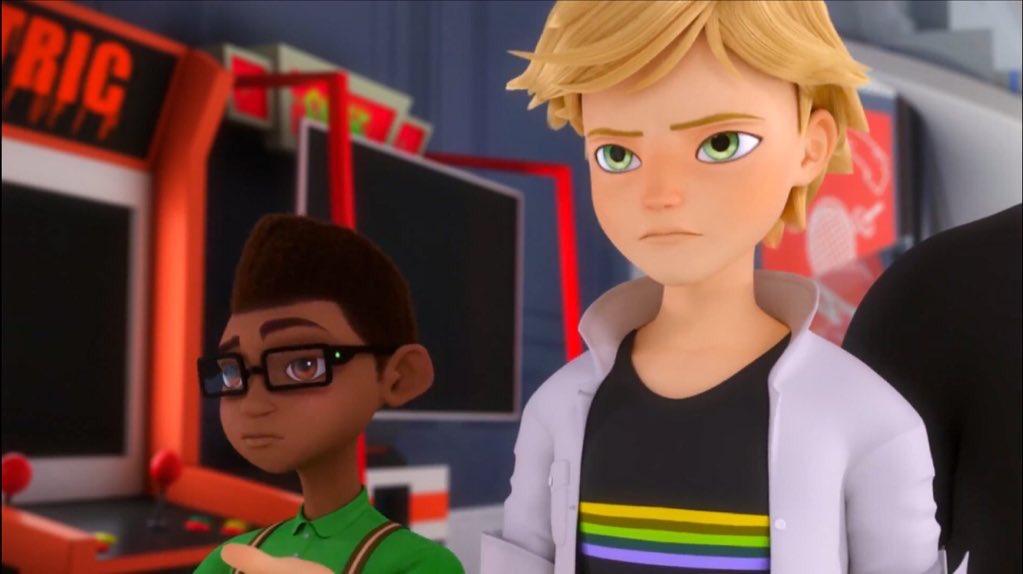 Iadynoirss's tweet photo. ALL THE BOYS PANICKED WHEN MARINETTE CALLED THEM ONE BY ONE EXCEPT FOR ADRIEN WHO WAS SMILING DOWN AT HIS PHONE &amp; HE WAS SO CONFUSED WHEN THEY DIDN’T LET HIM INVITE HER https://t.co/eJlnLCqU22