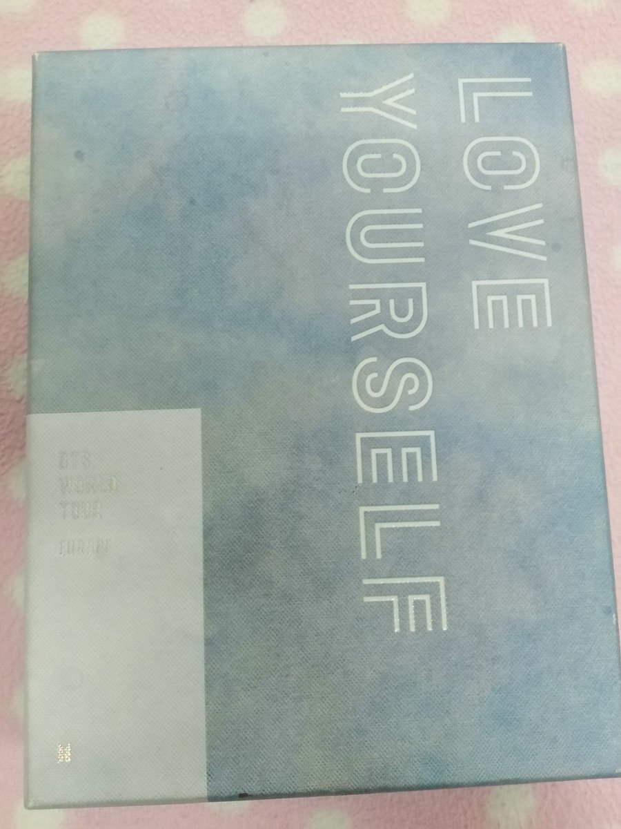 iamsameeee's tweet photo. เทรดนี้จะปล่อยของสะสมทั้งหมดนะคะมัดจำ/ผ่อนได้ค่ะ
Love Yourself BTS​ world tour europe​ (outbox+DVD) 600 บาท​ ค่าส่ง​      
Flash 40​ บาทค่ะ
#ปล่อยของสะสมบังทัน #ตลาดนัดรถไฟบังทัน #ตลาดนัดบังทัน #ตลาดนัดBTS #ตลาดนัดBT21 #ขายสะสมบังทัน #ขายของสะสมbts https://t.co/5cUpxi46W5