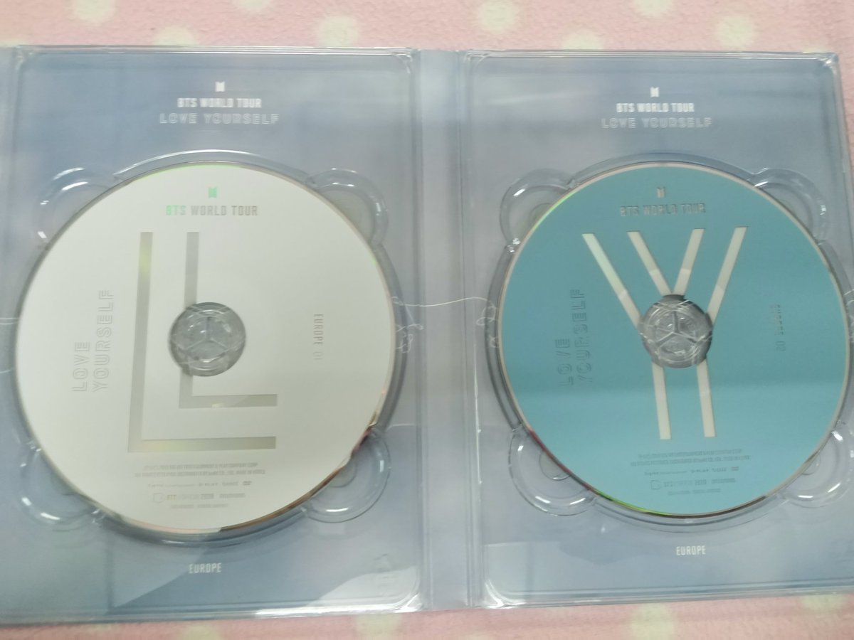 iamsameeee's tweet photo. เทรดนี้จะปล่อยของสะสมทั้งหมดนะคะมัดจำ/ผ่อนได้ค่ะ
Love Yourself BTS​ world tour europe​ (outbox+DVD) 600 บาท​ ค่าส่ง​      
Flash 40​ บาทค่ะ
#ปล่อยของสะสมบังทัน #ตลาดนัดรถไฟบังทัน #ตลาดนัดบังทัน #ตลาดนัดBTS #ตลาดนัดBT21 #ขายสะสมบังทัน #ขายของสะสมbts https://t.co/5cUpxi46W5