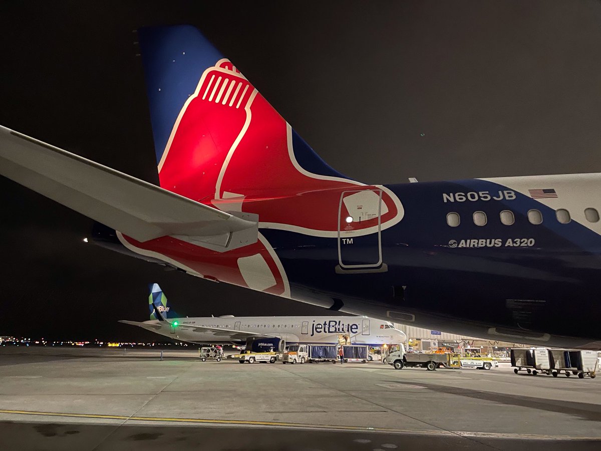 ⁦<a href="/HelloJetBlue/">HelloJetBlue</a>⁩ guess who’s back and fresh out of paint?  605 back in BOS!