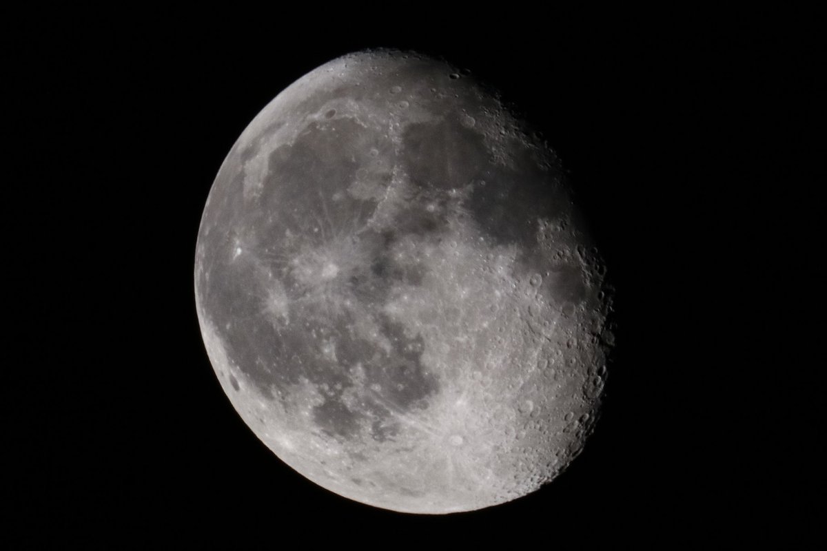 jaythegrumpy's tweet photo. A couple of shots of this morning's moon at 03.15 when I let the dog out.
Probably the worst pictures I have taken for a while as I am still half asleep, but glad to get them😴 https://t.co/12vukjJLtp