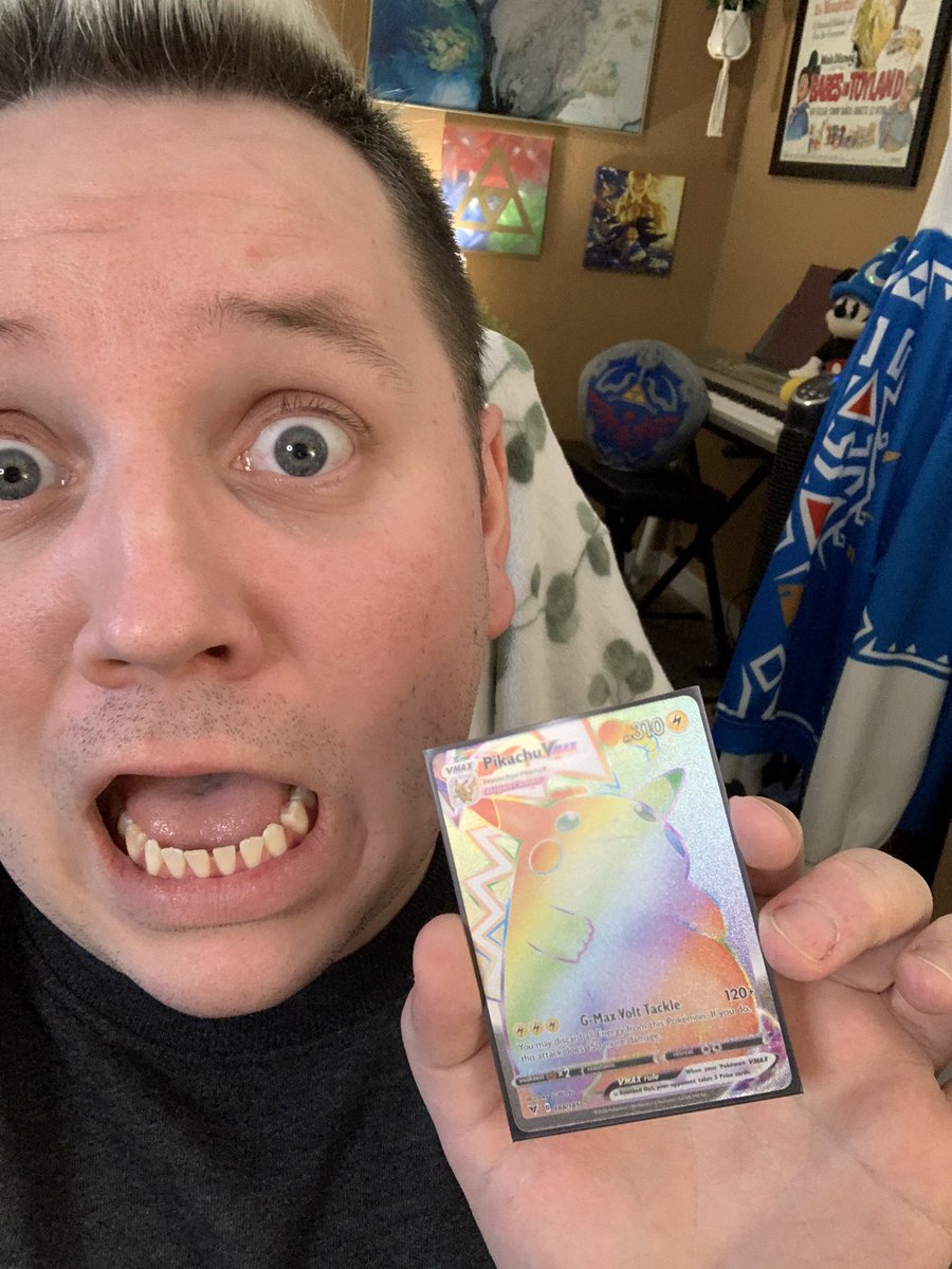 Nicotendo64's tweet photo. IM STILL SHAKING??!!?!?!?!!? #pokemon #fatpika https://t.co/dx0BFVFdto