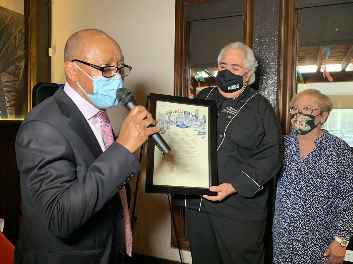HoustonTX's tweet photo. 🌮🌮🌮 .@houmayor Turner declared March 31st as #WorldTacoDay in Houston! 🙌 The Mayor stopped by @picosrestaurant today to present a proclamation to Pico’s Chef Arnaldo Richards, whose dream has been to have an annual city-wide holiday that commemorates Mexico’s🇲🇽signature dish. https://t.co/XHFDkcQmFf