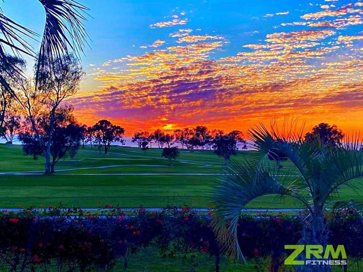 ZrmFitness's tweet image. Del Mar Sunset #hardwork #sunset #sunsetshots #sunsetsofinstagram #hustleandmotivate #gettingitdone #entrepreneurlife #delmar #californiasunset #sunsethttps://www.facebook.com/zrmfitness/photos/a.126916492487661/239697294542913/?type=3