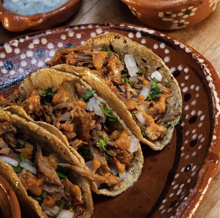SagradoSazon's tweet photo. #DíaDelTaco

De carnitas, Birria, Mixiote o lengua 

Porque es uno de los platillos más sabrosos del mundo mundial, celebramos hasta el domingo con todos nuestros tacos al 3x2

¿Cuál es tu preferido?

#taco #taqueshi #comidamexicana #tacos #taqueando #sagradosazón https://t.co/erjKcgc7ZF