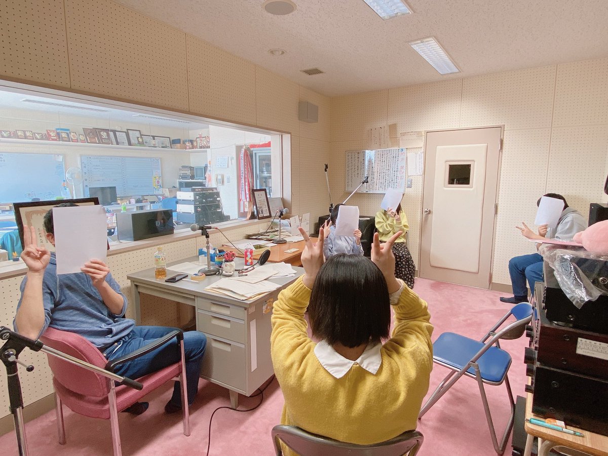 THB_broadcast's tweet photo. ラジオドラマ練習中🤩 https://t.co/9Pw2mhX8Q4