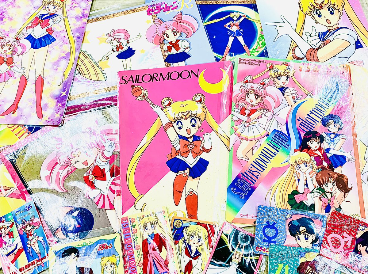 小熊山雑貨店こぱんだ 昭和レトロ市 中野ブロードウェイ 2階 中野ヴィンテージモール 小熊山雑貨店のケースはこちらです セーラームーン カードキャプターさくら ちびまる子ちゃん スラムダンク などなど平成レトロなキャラクター中心に置いてます