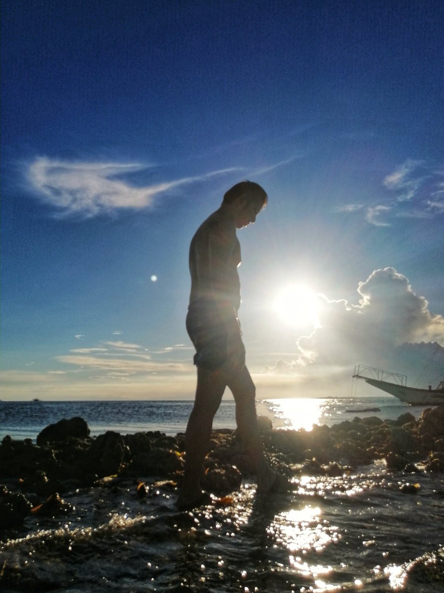 bluejimz's tweet photo. Enjoy each sunset for the promise of a new tomorrow.
-Unknown Author

#sunset #sunsetphotography #naturelover #NaturePhotography #quoteoftheday #goodvibes #adventures #travelphotography #Wanderlust #YOLO #beautifuldestinations #happiness #itsmorefunincebu #olangoisland https://t.co/3IFNkPcYG7