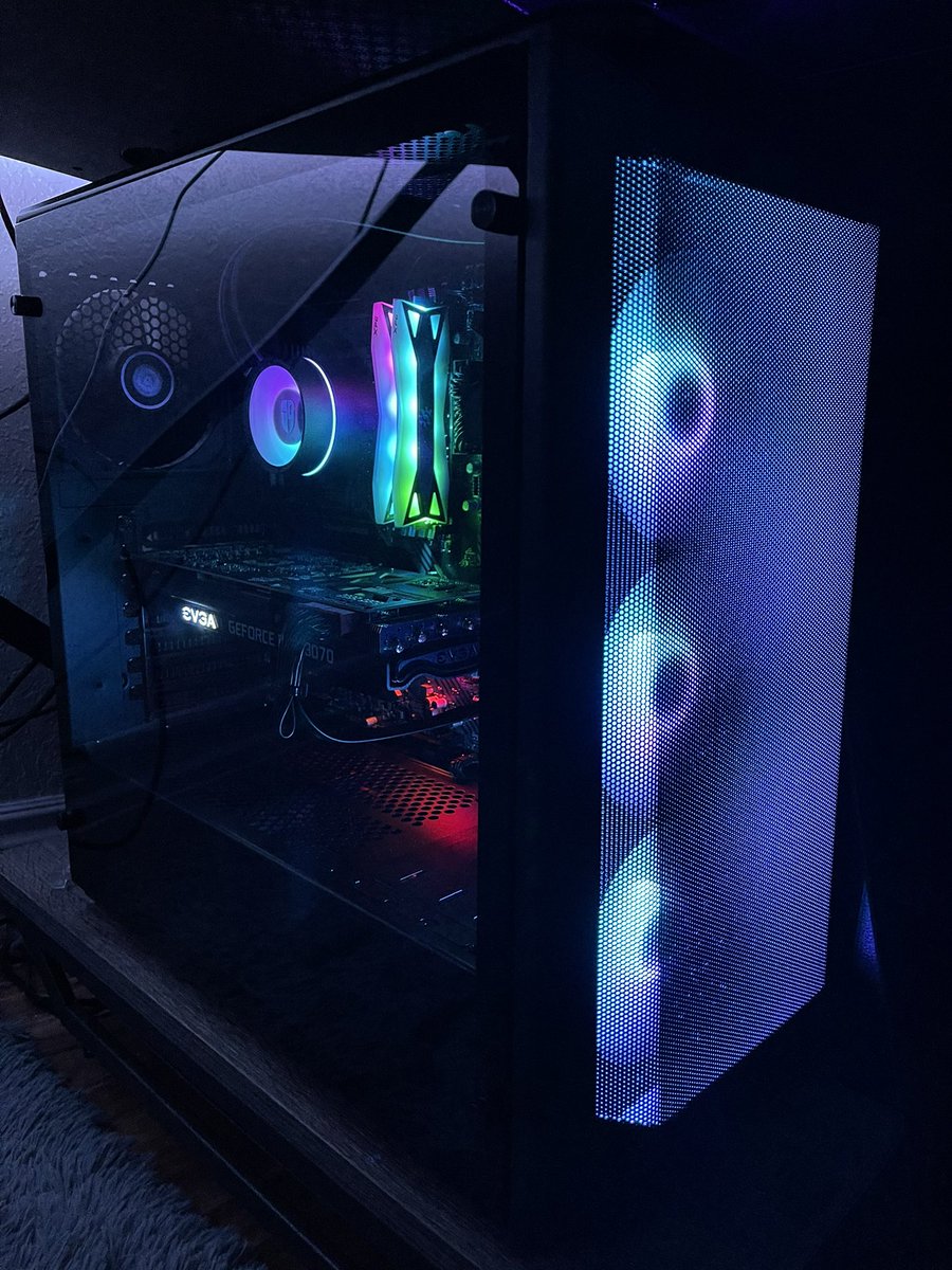 Itsjessebruh's tweet photo. The setup now that the missing piece has came in. Thanks @PowerGPU #GamingPC #GamingSetup #gamingcommunity https://t.co/D8QvFr2wIo