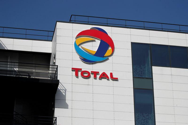 The French oil and gas company Total has just suspended operations in Mozambique because of a "deadly terrorist attack." 
total.com/media/news/pre…. Will Total suspend payments to the Myanmar junta because of its deadly attacks on protesters? reuters.com/article/us-mya…