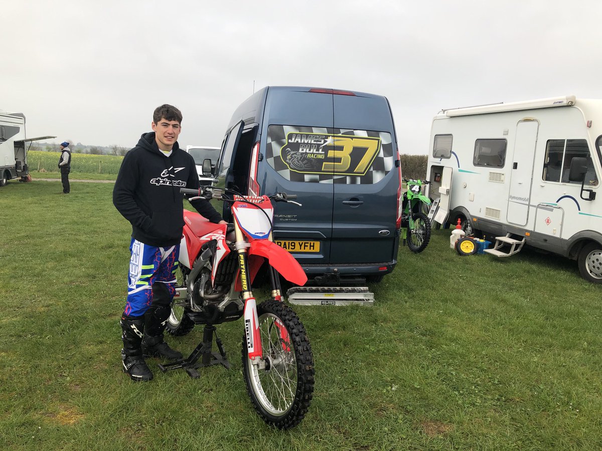 Bit of off-road today any bike time is good time ⁦<a href="/JamesBull37/">james bull</a>⁩ ✊✊