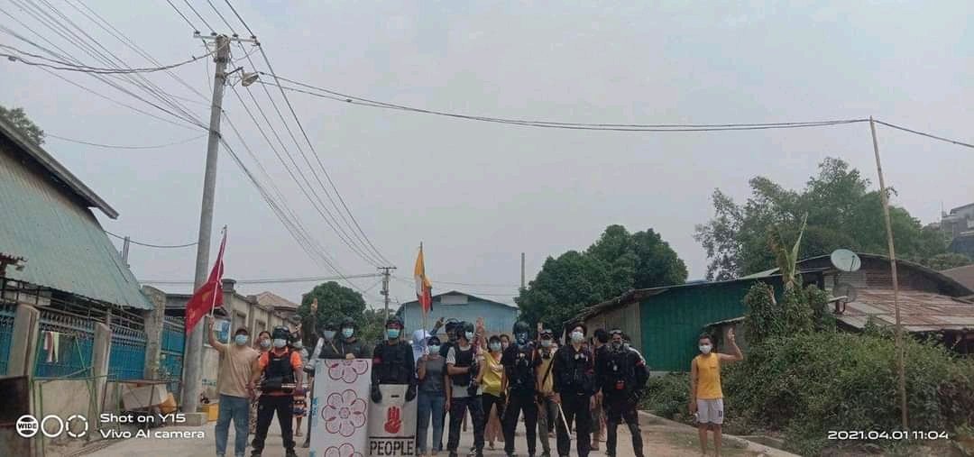Nuw_Teth's tweet photo. In Muse, Shan state
Anti-Regime Movement by Tai Students' Union
📷 Shan News 

#WeSupportFederalCharter 
#WhatsHappeningInMyanmar
#Apr1Coups https://t.co/7l6FVG43iG