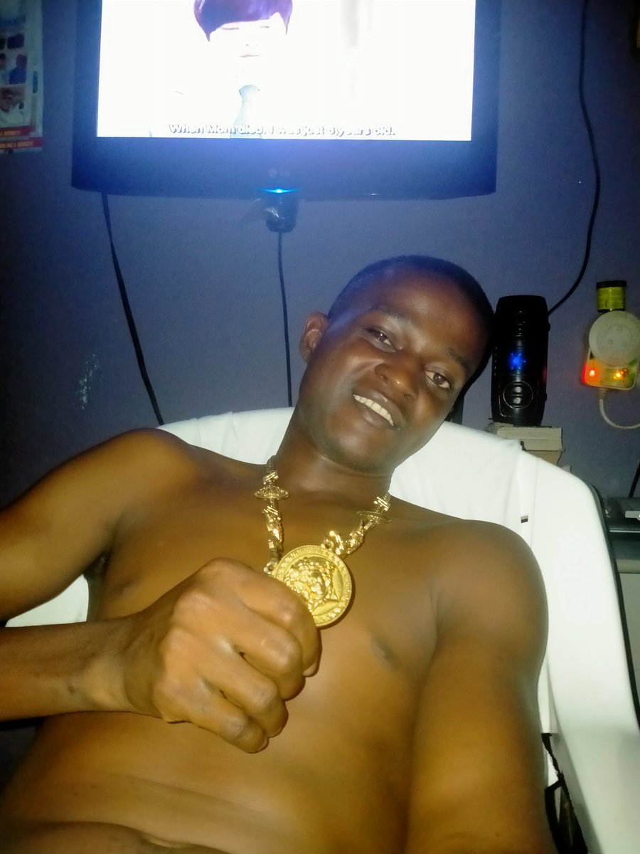 DayzNC4A's tweet photo. Going to by hit🎼🔥 after hit🔥 this month. Stay awoke,keep that ringing in your eardrum. #irokoempire #NC4A #GTG #JAWO #hiphop #alternative #revelation #rnbmusic https://t.co/v9Q98nsYDR