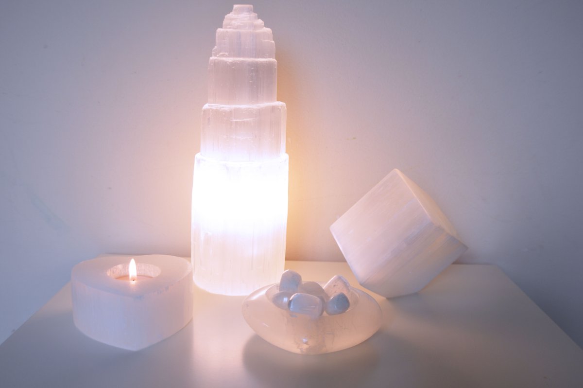crystalrainboww's tweet photo. 20% OFF EVERYTHING IN THE SHOP - USE CODE "LUNA" AT CHECKOUT just because... why not 🙃

Offer ends midnight tonight so why not grab the discount and treat yourself, a friend, a loved one to something special

#crystals #crystalshop #crystalsale #discountcode #discount #crystal https://t.co/h8T6NYAywS