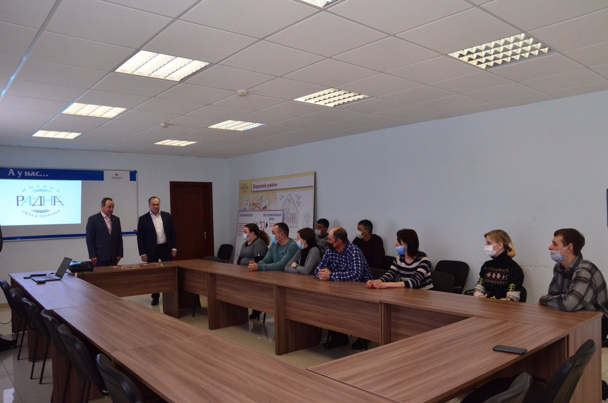 Работникам молочного комплекса «РАДНА» в селе Беловка Богатовского района построили благоустроенные, красивые и очень теплые дома. Шесть семей стали счастливыми обладателями нового жилья. #samgd #er #отрадный #богатовскийрайон