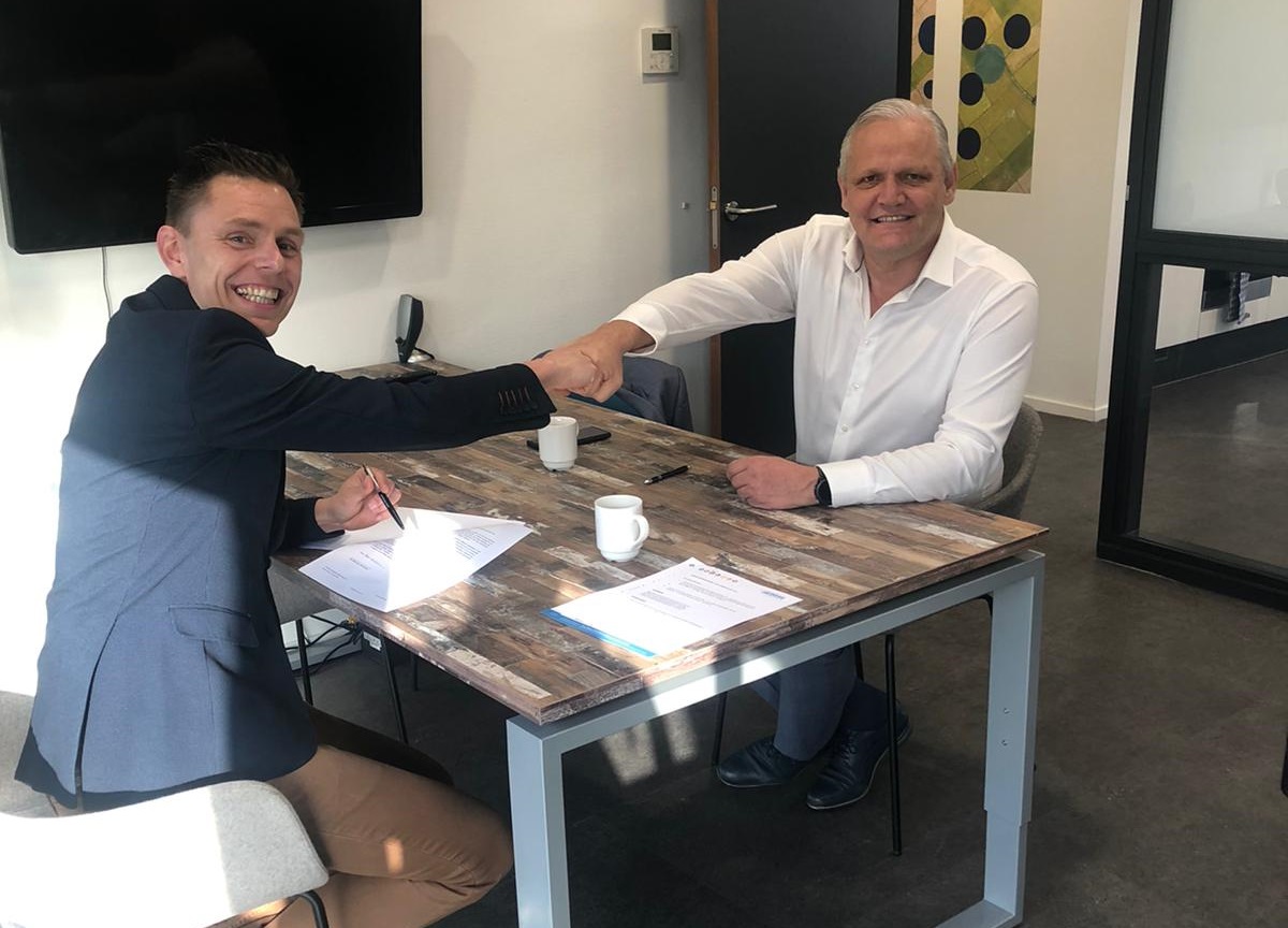 We zijn blij dat Martin de Vries zijn vaste aanstelling heeft getekend in het bijzijn van Meine Breemhaar!