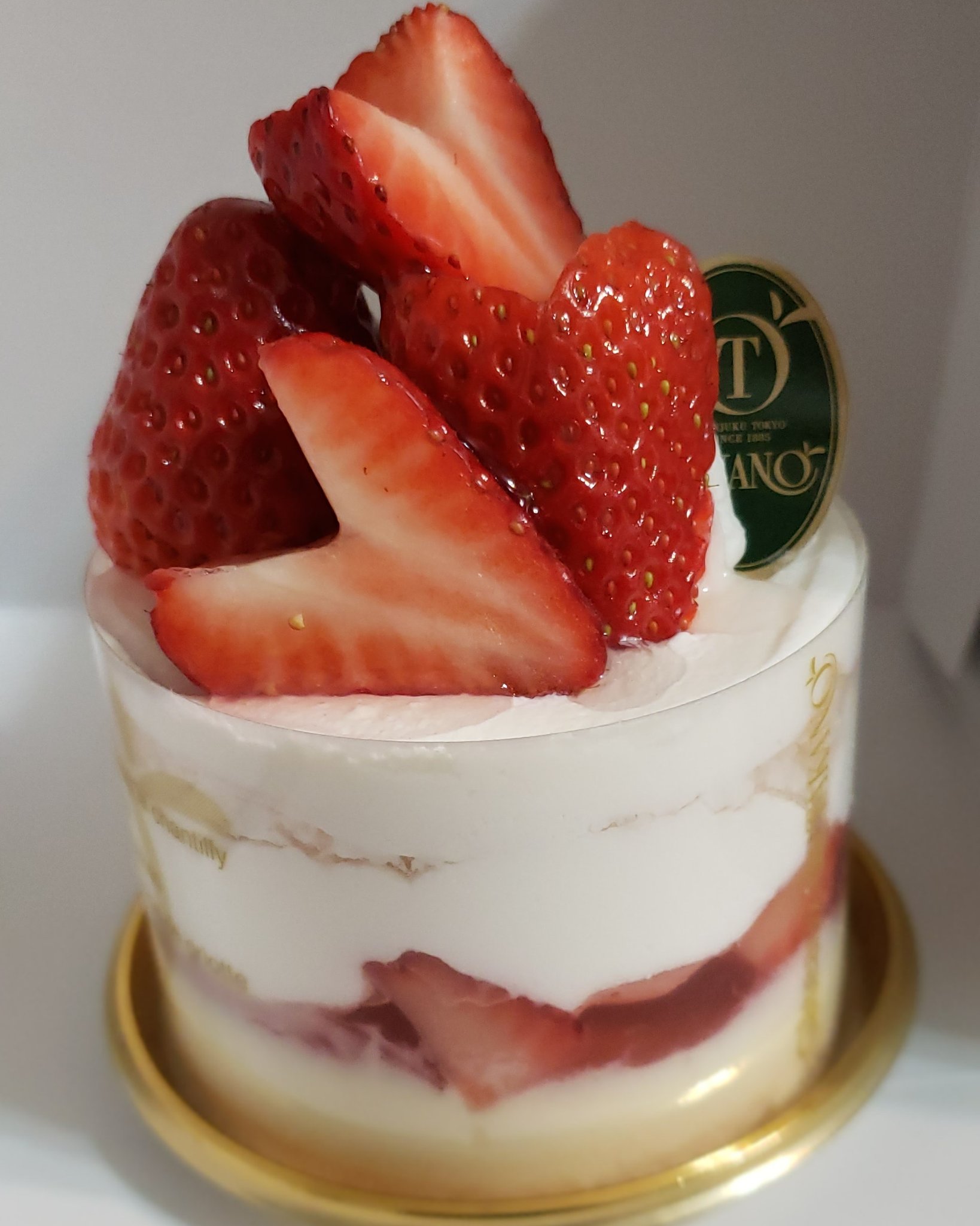 Ratamu 桜のケーキのはずなんだけど あまり桜を感じられず 新宿高野 タカノフルーツパーラー ケーキ タカノ T Co 6nfcceouri Twitter