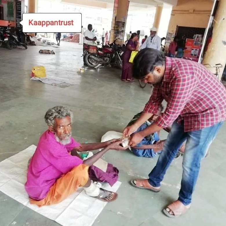 Kaapaantrust's tweet photo. #காப்பான்அறக்கட்டளை #சார்பாக #பசியில்லாபழநி #திட்டத்தின்கீழ் #423ஆம் #நாளான #இன்று #சாலைஓரங்களில் #வசிக்கும் #ஆதரவற்ற #நபர்களுக்கு #உணவு #வழங்கப்பட்டது..!!! https://t.co/Uu9ZC6dG5O