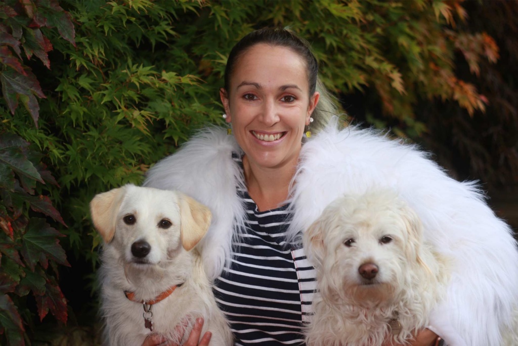 fauxplay_furs's tweet photo. Rule of 6 is back, so who will you be sat
outside with? I like to match my fur to my dogs so I
think I'll be wearing this for warmth!
#fauxfur #fakefur #handmade #handmadeuk
#SupportSmallBusiness #alfresco #outdoordining https://t.co/MD8M0TWuUI