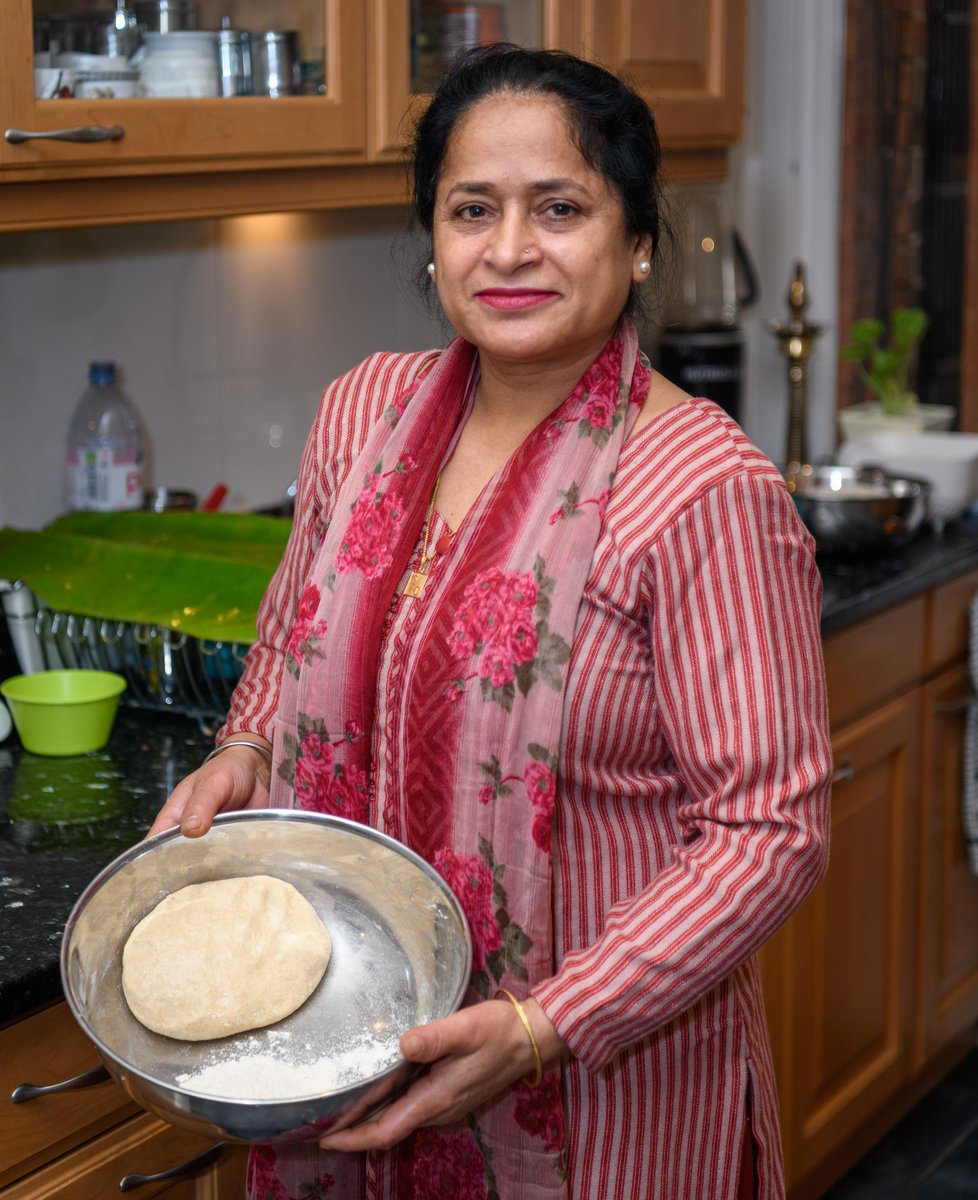 papispickles's tweet photo. Our trainee chefs Rekha &amp; Gurdeep with their signature dishes 👩🏽‍🍳

Masal vadai: South Indian street food fritters
Roti: hand-rolled freshly cooked flatbreads

Both available on our FEAST menu for this Easter weekend 👇🏼
https://t.co/YQzMG5zoPY
#socialent #purchasewithpurpose https://t.co/jsZiIttYLb