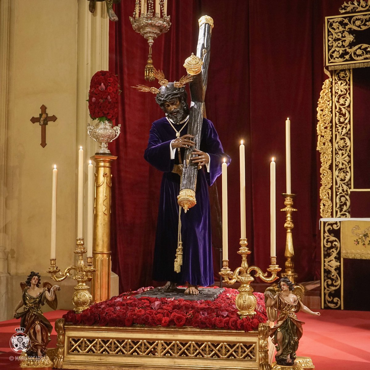 Hdad_LosGitanos's tweet photo. Ante la imposibilidad de realizar nuestra Estacion de Penitencia, se ha montado un altar extraordinario que acerque a fieles y devotos nuestros Amantísimos Titulares, el Señor de la Salud y la Virgen de las Angustias.

ℹ️ https://t.co/51A0wEDRJG

#SaludyAngustias #MadrugádeLuz https://t.co/WEGBCgkScA