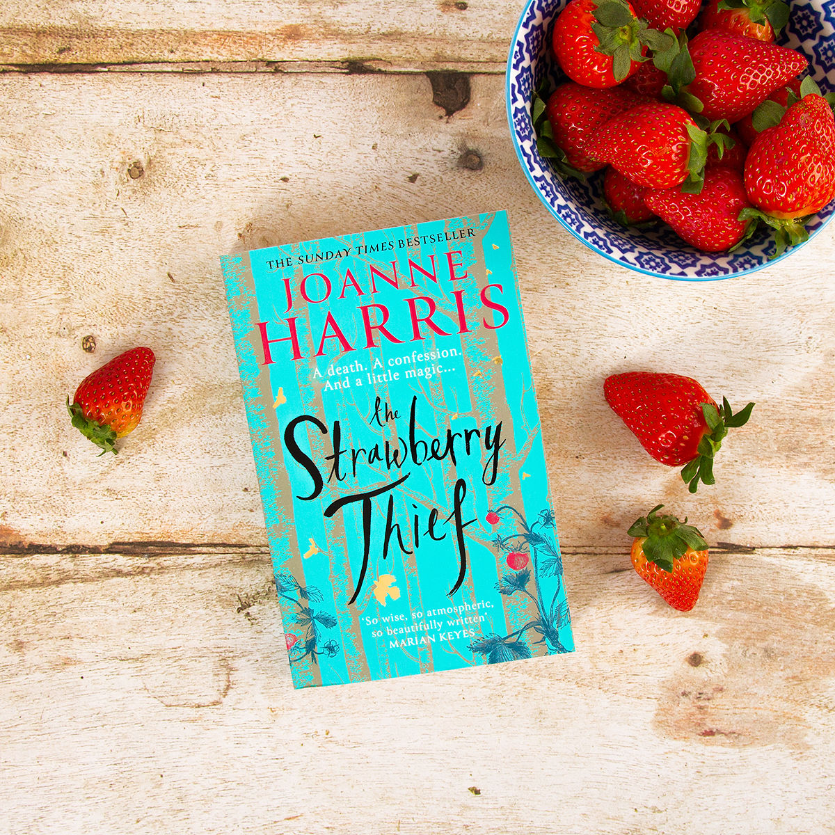 Delayed for a year in lockdown and 22 years in the making, THE STRAWBERRY THIEF is finally out in paperback! Forgive me if I tweet about it today; there won't be a book tour, and bookshops are shut, so here's where you can join me, Vianne, Anouk and Rosette to celebrate!