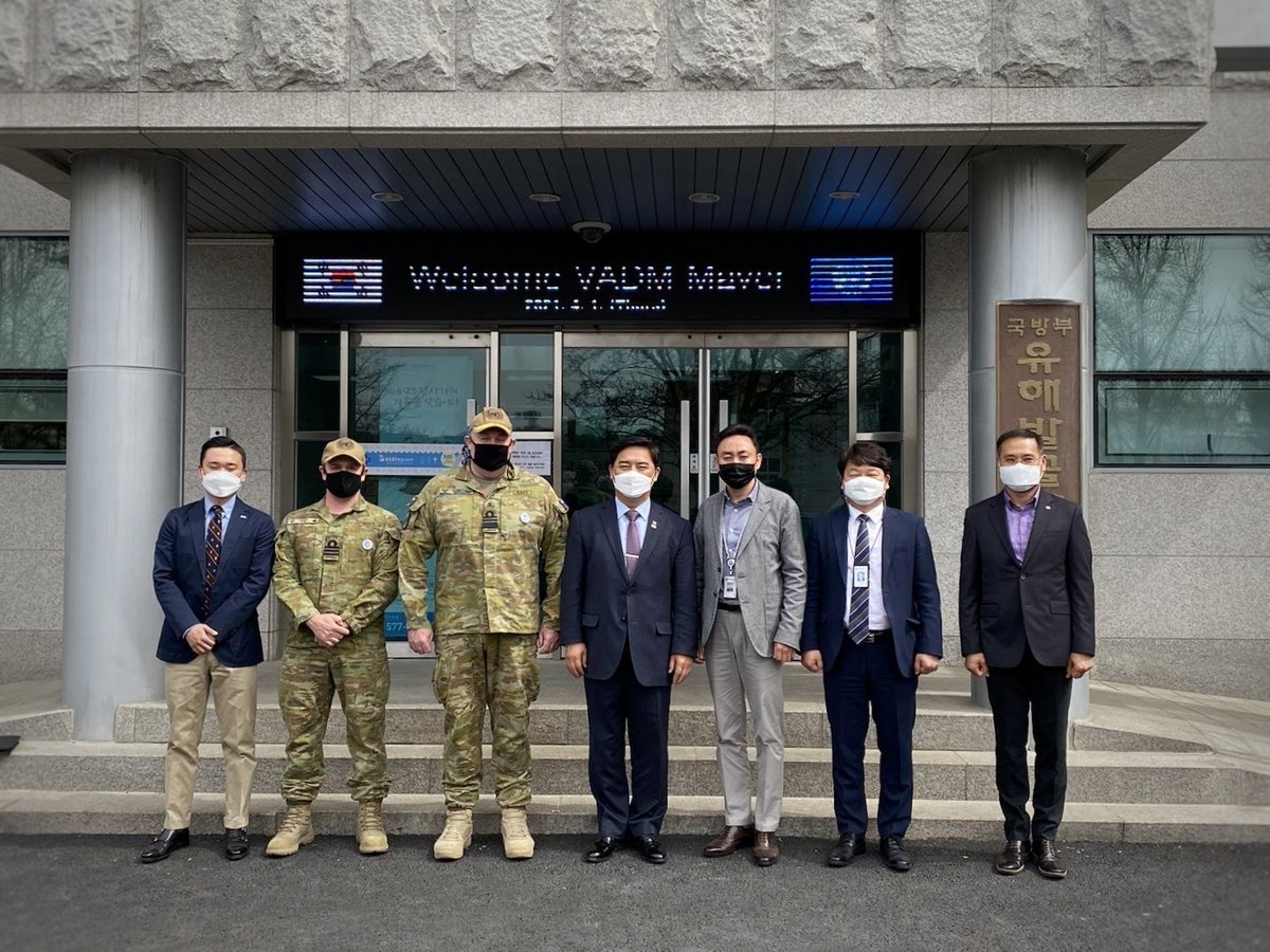 UN_Command's tweet photo. Today, the UNC🇺🇳 Deputy Commander @StuartMayer2 met MAKRI Director Heo Wook-gu to discuss the #RemainsRecovery mission in the #DMZ &amp; to tour the new war remains identification center in Seoul. UNC remains committed to honoring the fallen &amp; to bringing them all home.
#UnderOneFlag https://t.co/r5Arg85FDe